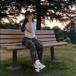 Meet your Posher, Nicole ANY OFFERS ACCEPTED